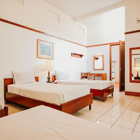 Hotel Bumi Asih Gedung Sate Bandung Esterno foto