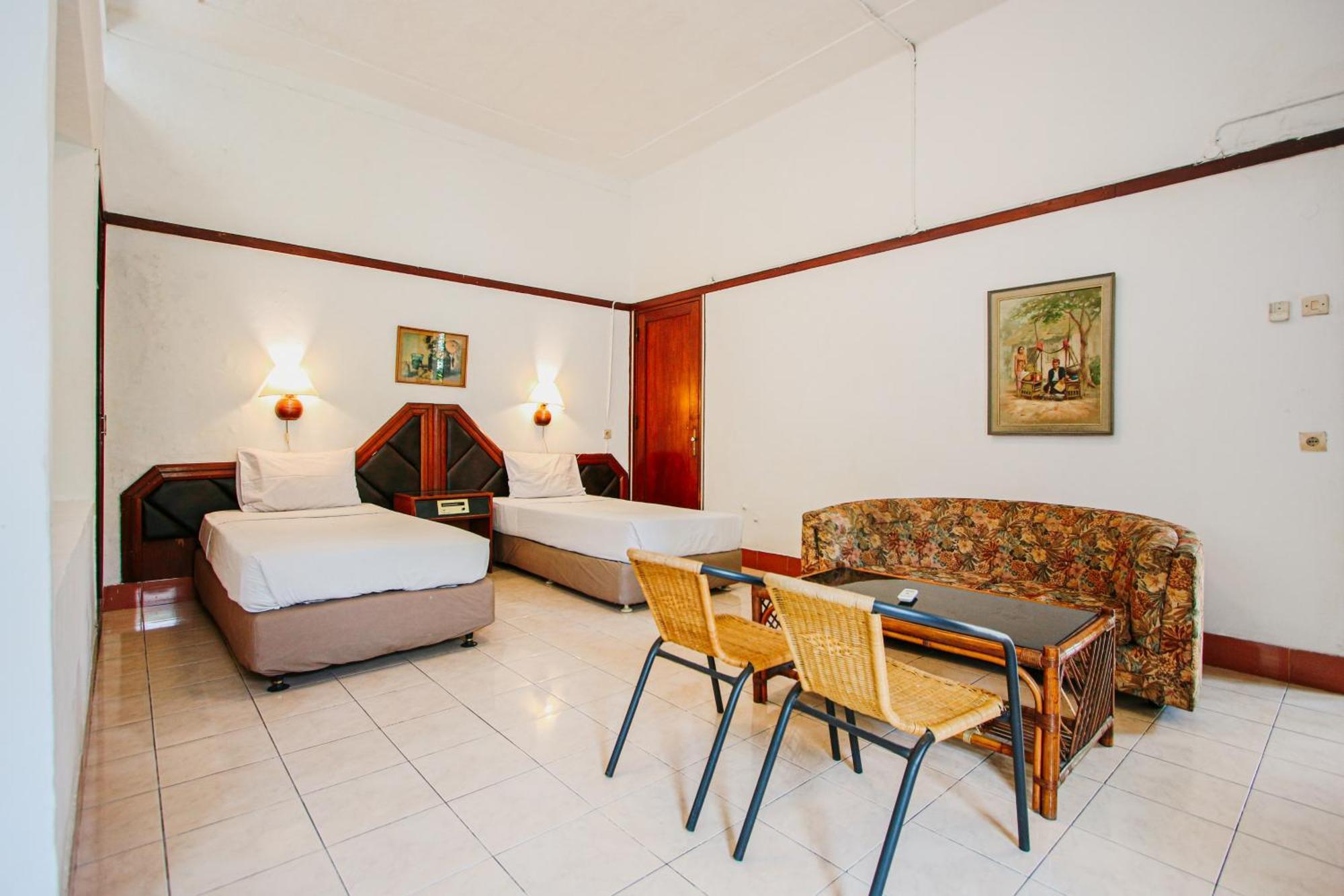 Hotel Bumi Asih Gedung Sate Bandung Esterno foto