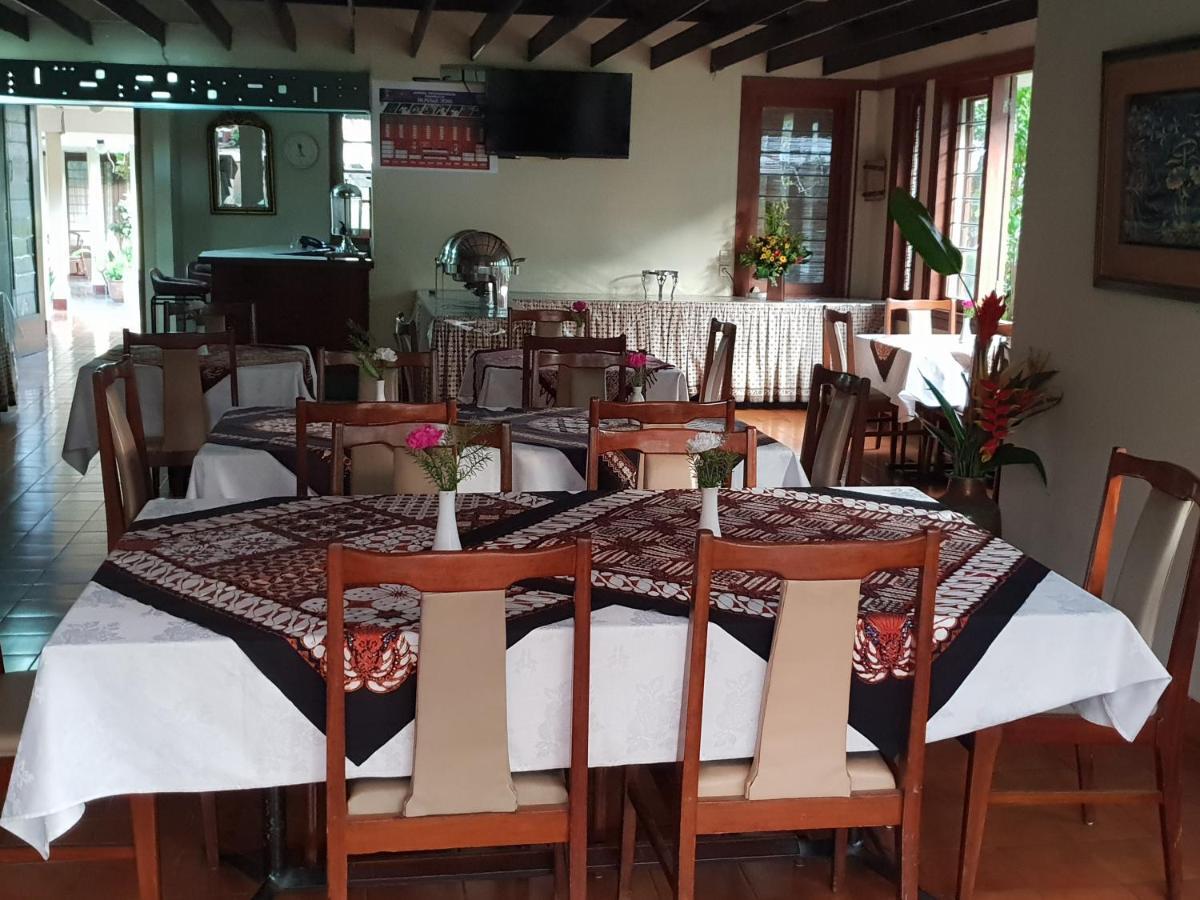 Hotel Bumi Asih Gedung Sate Bandung Esterno foto