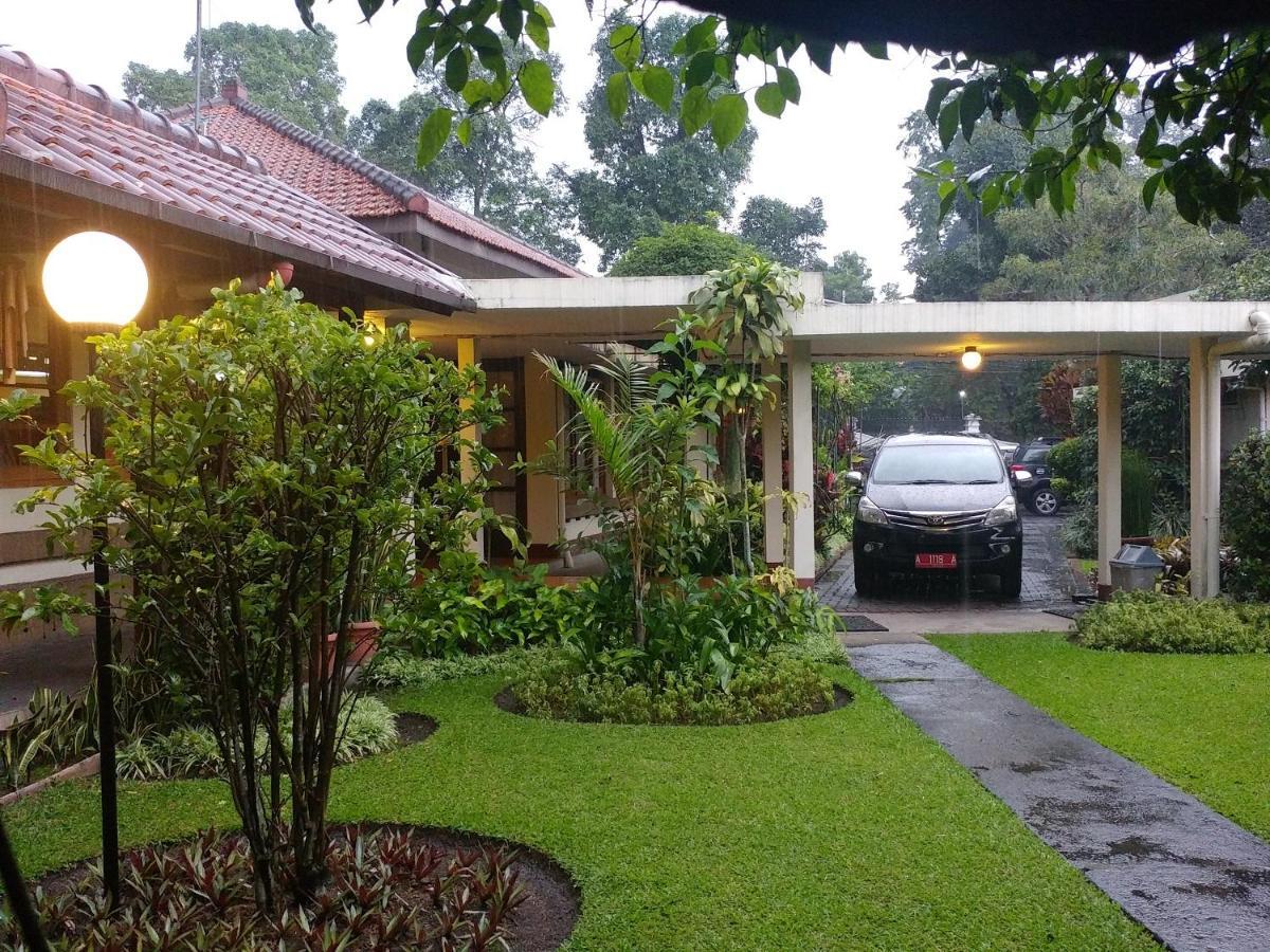 Hotel Bumi Asih Gedung Sate Bandung Esterno foto