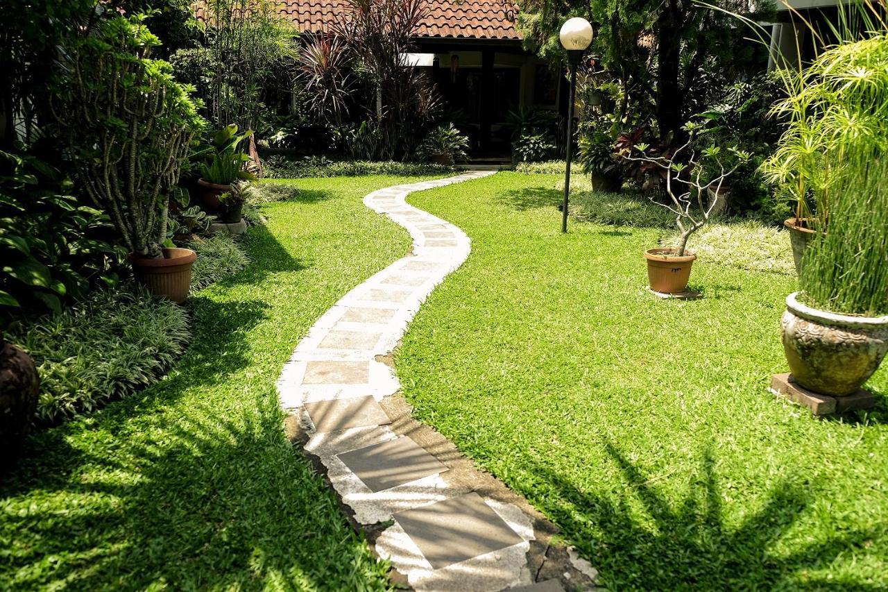 Hotel Bumi Asih Gedung Sate Bandung Esterno foto