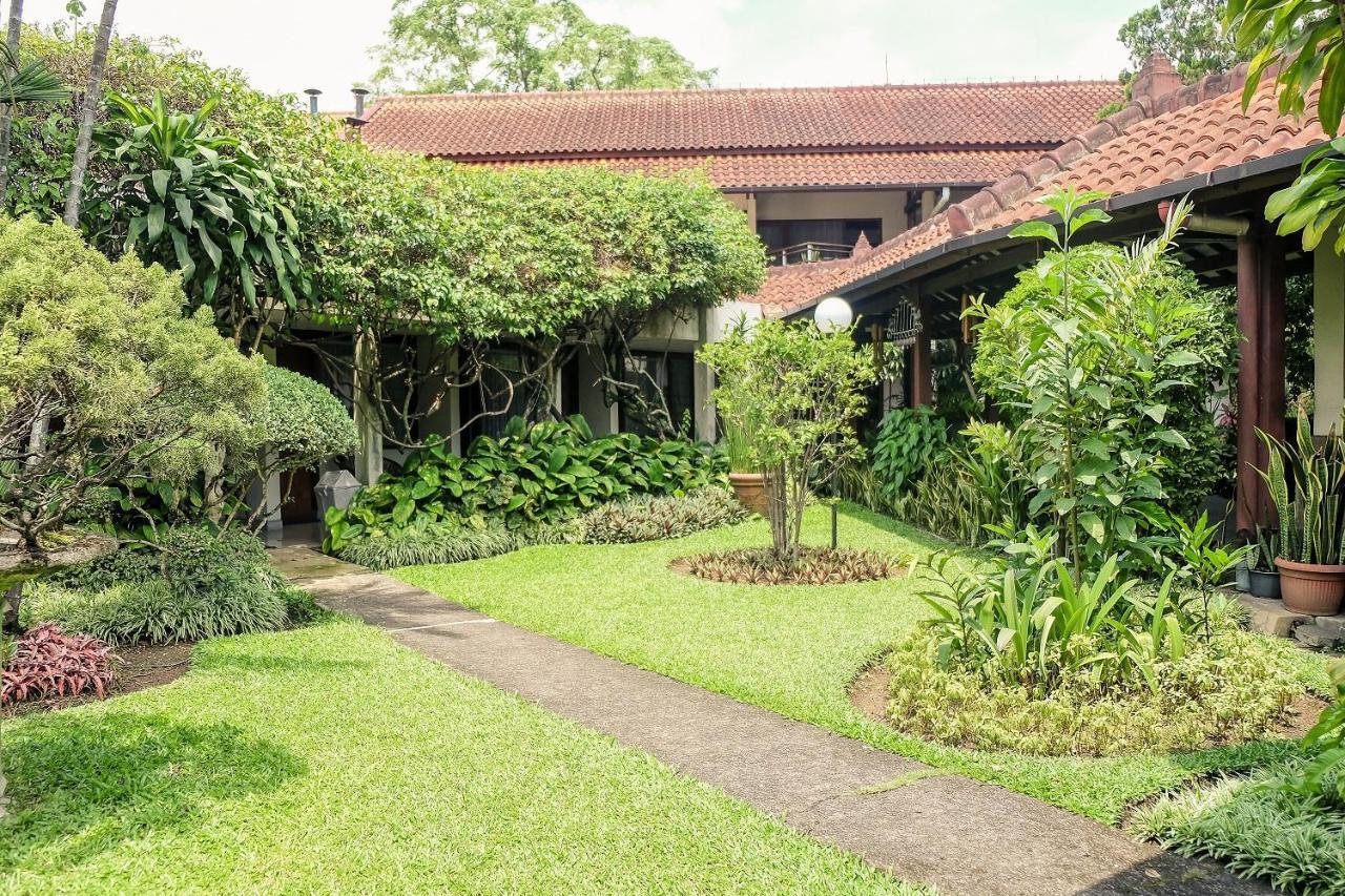 Hotel Bumi Asih Gedung Sate Bandung Esterno foto